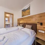 Chalet With Sauna Near Bus