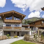 Chalet With Sauna Near Bus *