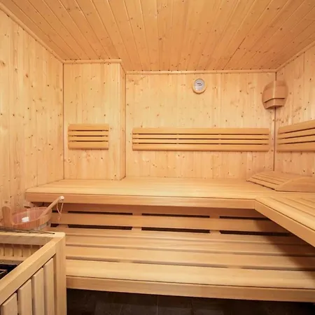 With Sauna Near Bus Neukirchen am Grossvenediger