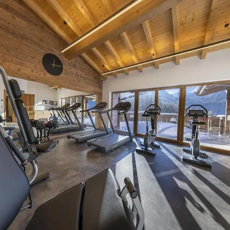 Serene With Sauna Near Bus *