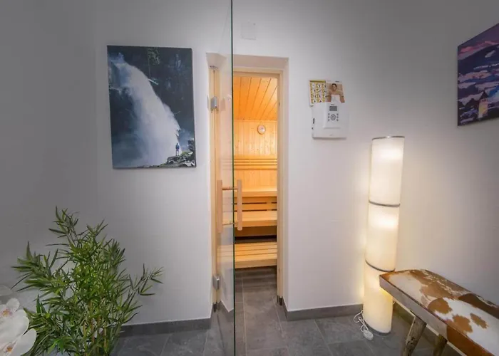 With Sauna Near Bus Chalet Neukirchen am Grossvenediger